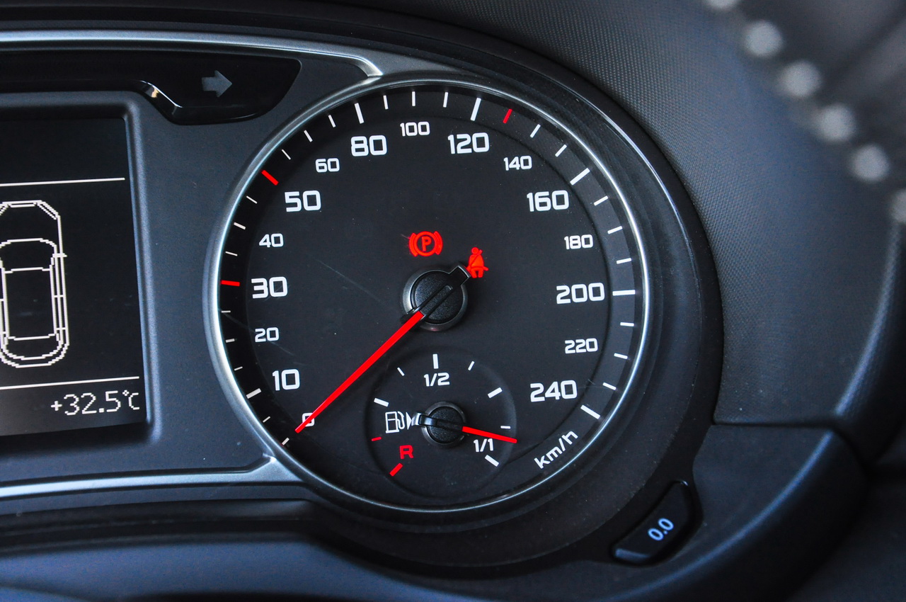 2016款奥迪A1 1.4T 自动30TFSI Sportback S Line运动版