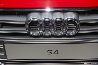 奥迪S4