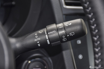 2016款森林人2.5L自动尊贵导航版