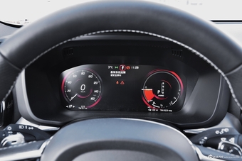 2018款沃尔沃XC60新能源2.0T自动T8 E驱混动智尊豪华版