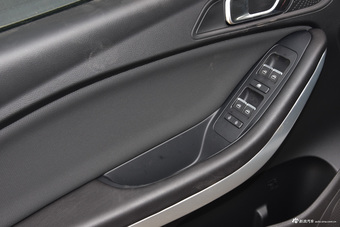 2017款瑞虎7 SPORT 1.5T自动精英版