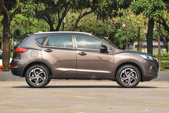 2017款风神AX5 1.4T自动趣悦型网联版