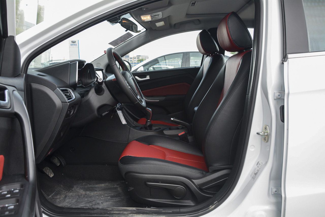 2017款艾瑞泽5 1.5L手动豪华版