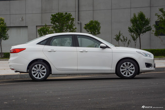 2017款福睿斯幸福版1.5L自动时尚型