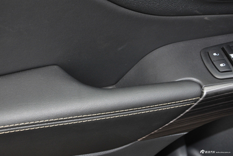 2017款自由光2.4L自动优越版