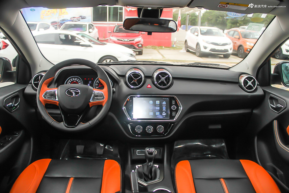 2016款东南DX3 1.5L手动劲彩版