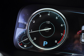 2016款众泰T600 2.0T自动旗舰型运动版