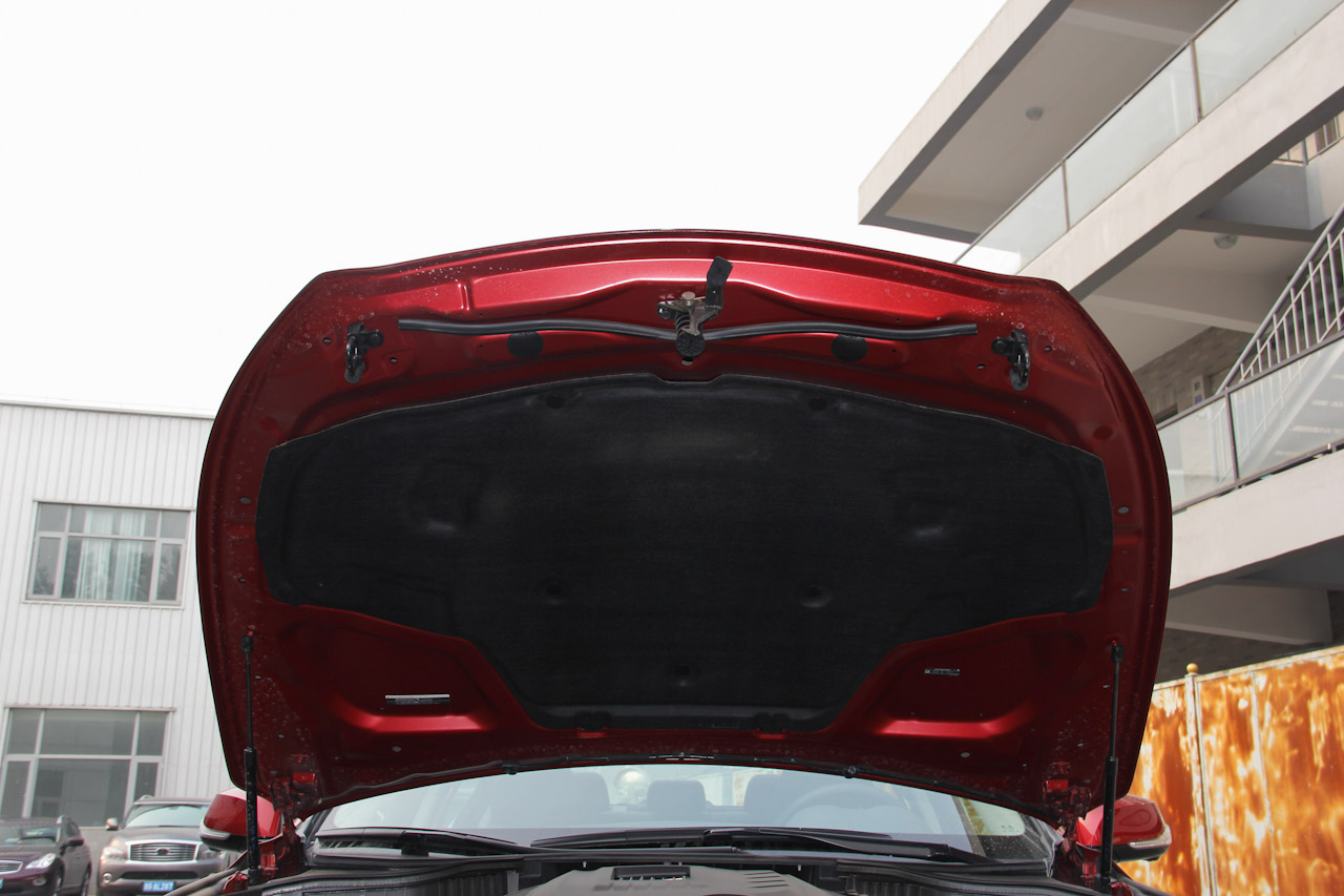 2016款英菲尼迪Q50L 2.0T自动豪华运动版 