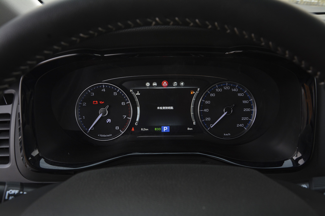 2018款传祺GM8自动320T尊贵版