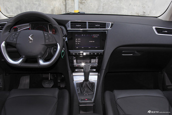 2018款DS 5LS 1.6T自动30THP时尚型