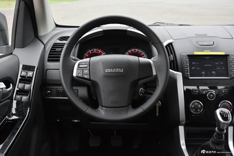 2018款铃拓2.5T手动四驱豪华款JE4D25Q5A