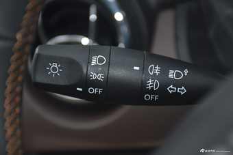 2016款昌河Q25 1.5L手动乐惠版 炫酷白