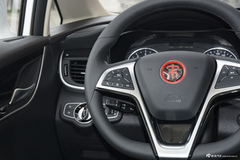 2018款比亚迪宋MAX 1.5T自动智联精英型6座