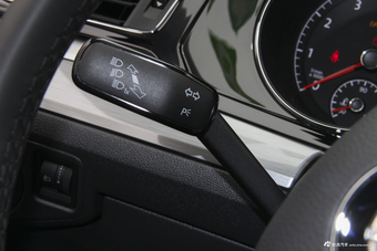 2018款凌渡1.4T手动风尚型230TSI