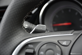 2018款君威GS 2.0T自动穿越火线联名限量版28T