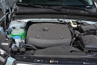 2019款沃尔沃XC40 2.0T四驱子夜亚马逊蓝T4