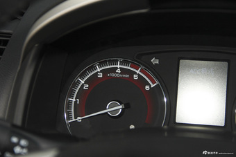 2017款五十铃mu-X 2.5T自动四驱尊享型7座