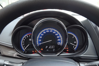 2016款YARiS L 致炫1.5L自动炫动天窗版