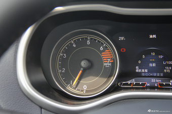 2016款自由光2.4L自动75周年致敬版