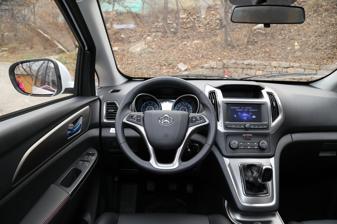 2017款长安睿行S50  1.5L手动次顶配