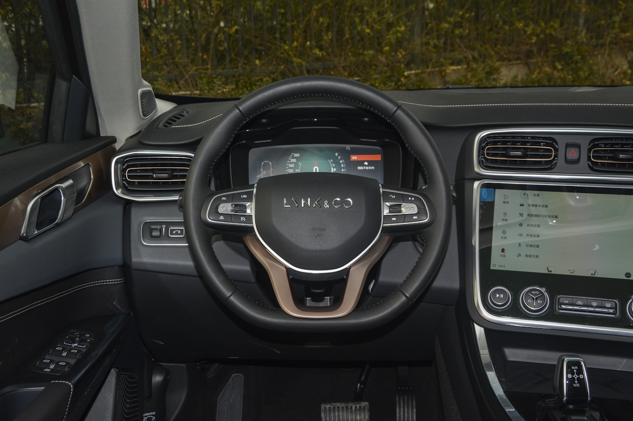 2017款领克01 2.0T自动两驱型Pro版