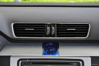 2016款迈腾1.8T自动TSI智享舒适型