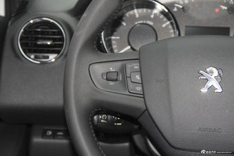 2016款标致3008 1.6THP自动潮流版