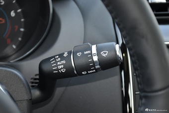 2017款捷豹XE R-SPORT 2.0T自动i4 Ti (200PS)