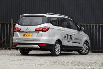 2017款北汽威旺M50F 1.5L手动豪华型(银)
