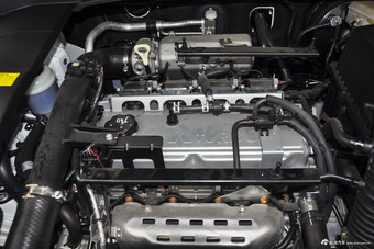 2017款众泰SR9 2.0T手动极致之心版