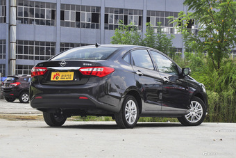 2016款海马M3 1.5L手动智能舒适型