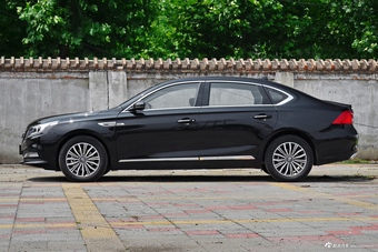 2017款传祺GA8 1.8T 280T自动尊享版