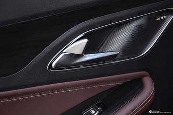 2017款宝骏560 1.5T DCT旗舰型7座