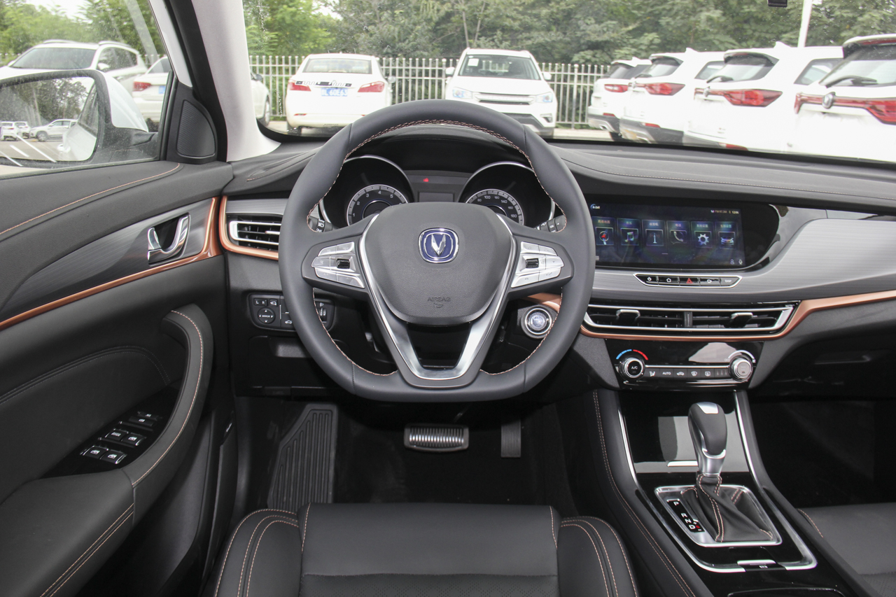 2018款逸动XT 1.6L自动领潮型GDI