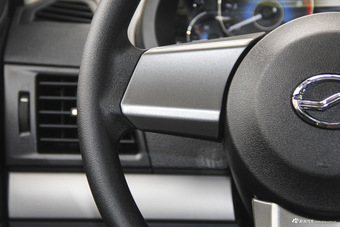 2015款小老虎2.4T手动精英版大双排4D25