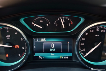 2017款昂科威2.0T自动四驱领先型28T