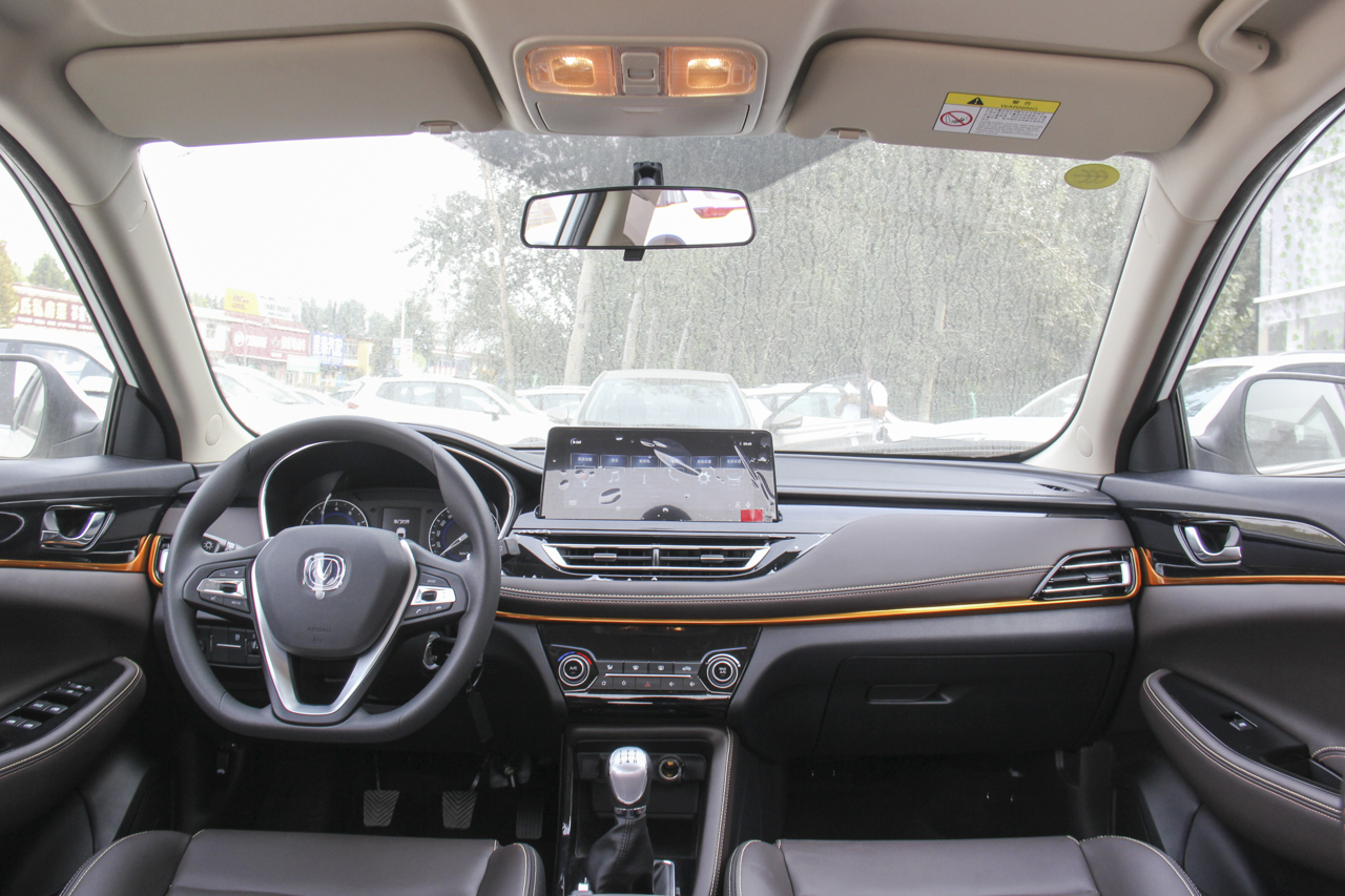 2018款逸动DT 1.6L手动智享型