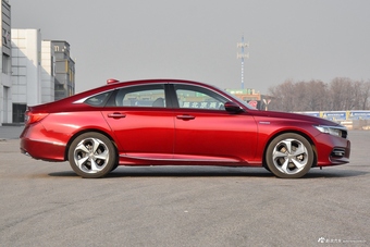 2018款本田雅阁锐·混动2.0L自动锐尊版