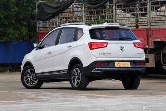 2017款宝骏560 1.5T DCT尊享型