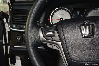 2018款皇冠2.0T自动运动版