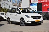 2019款宝骏730 1.5T自动DCT时尚型7座