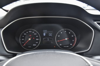 2018款荣威RX3 1.6L手动旗舰版