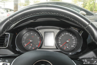 2015款 速腾 230TSI 自动豪华型