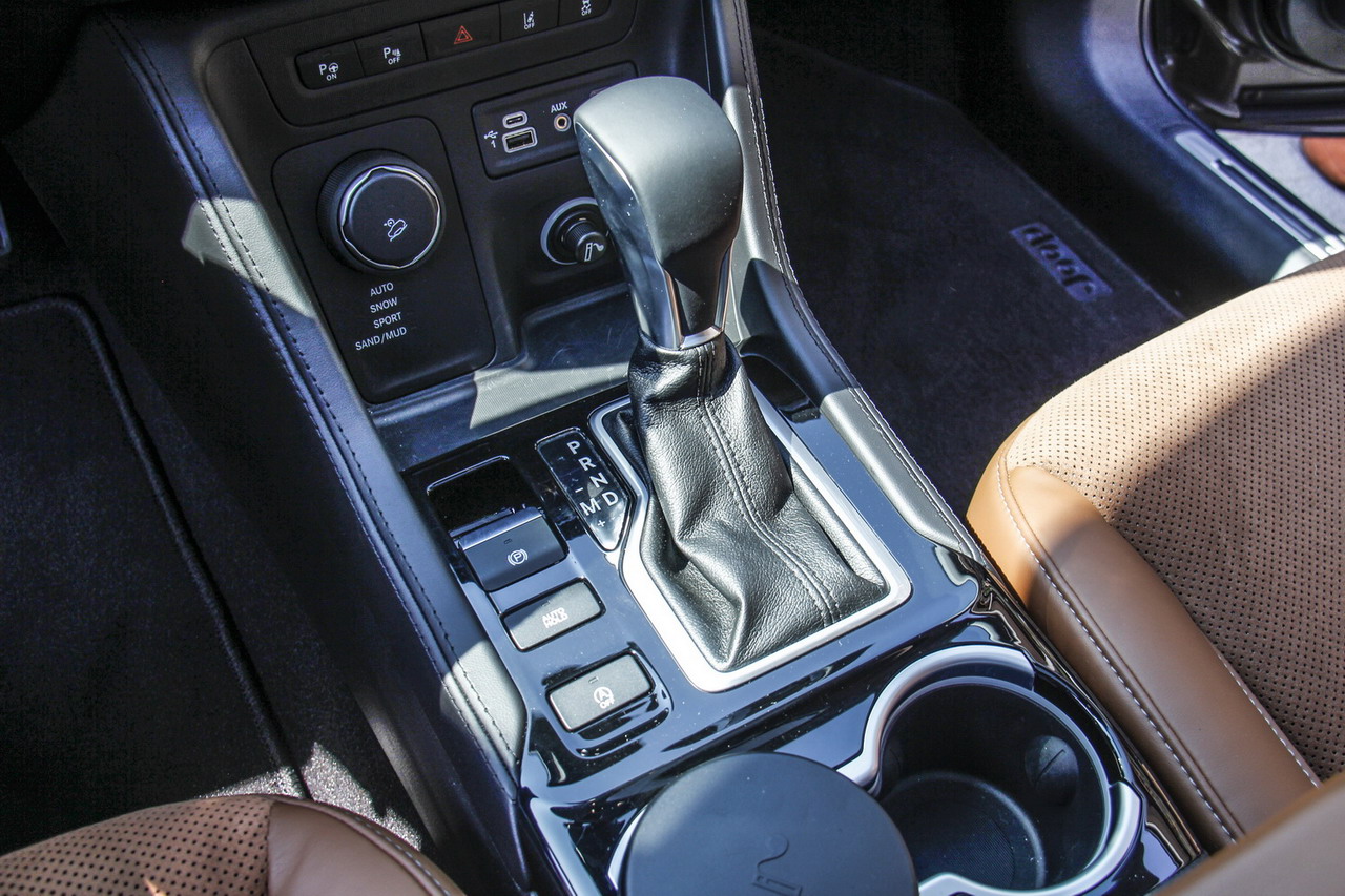 2018款大指挥官2.0T自动四驱御享版