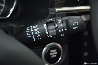 2015款众泰T600 1.5T手动尊贵型 典雅金