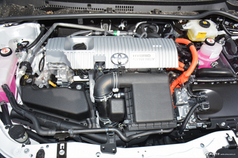 2018款卡罗拉双擎1.8L自动E-CVT智尚版