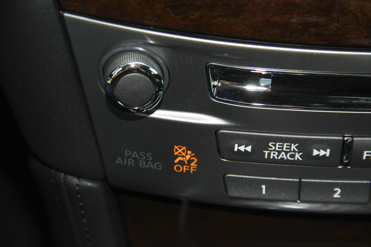 2015款英菲尼迪Q70L 2.5L悦享版