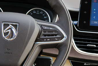 2017款宝骏730 1.5T手动豪华型7座