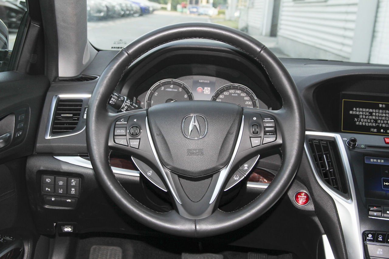 2015款讴歌TLX 2.4L自动精英版