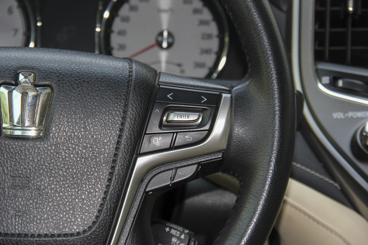 2018款皇冠2.0T自动尊享版